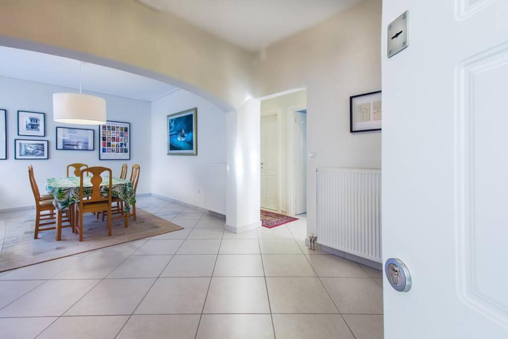 Spacious Apartment In Glyfada Close To The Sea Athen Eksteriør bilde