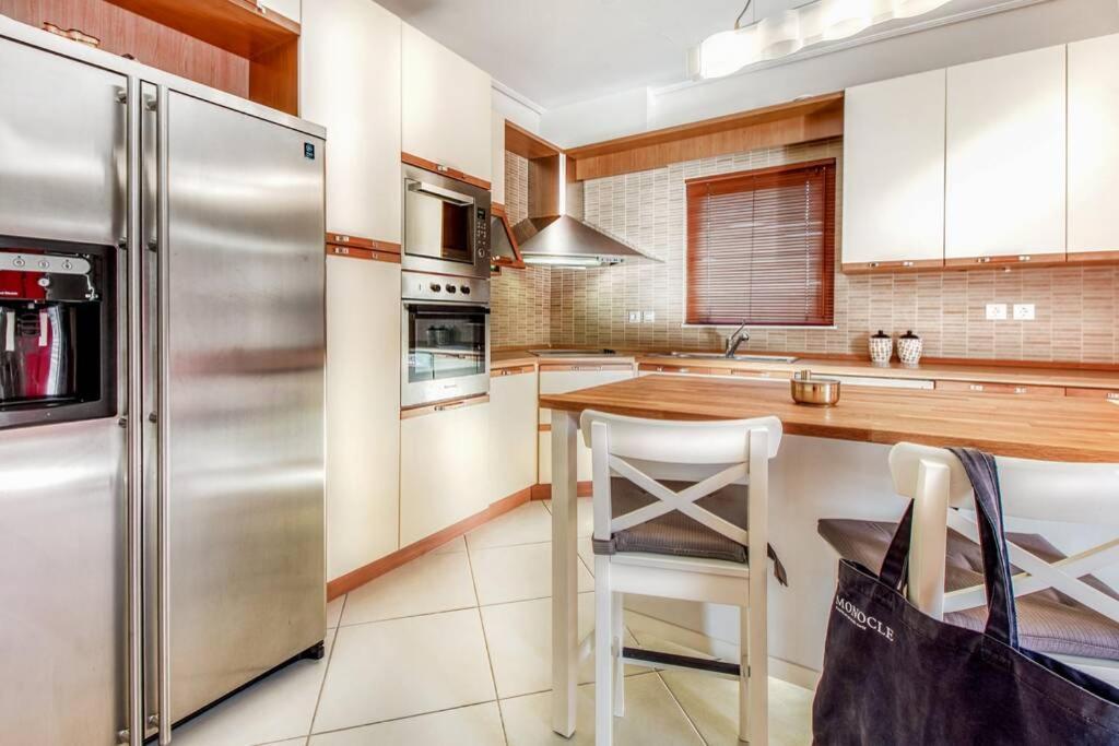 Spacious Apartment In Glyfada Close To The Sea Athen Eksteriør bilde
